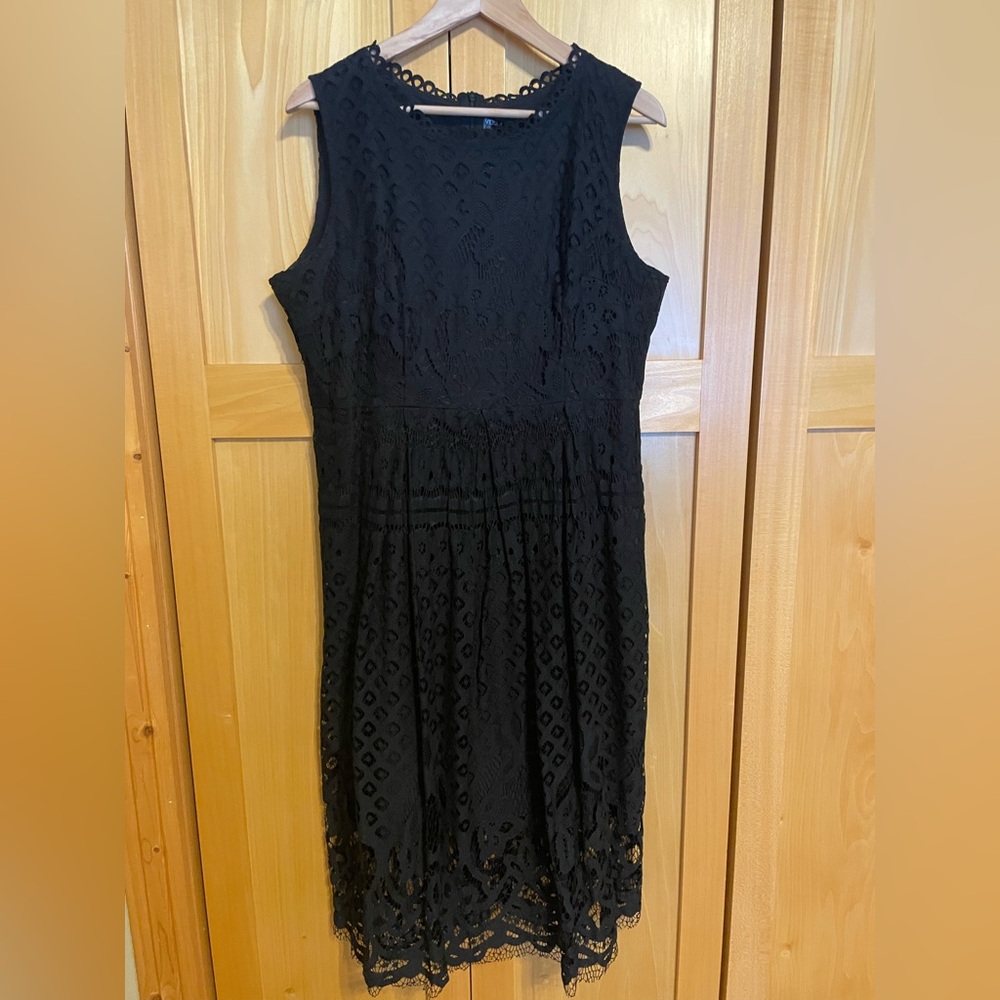 Flirty- Chic Black Lace Midi Dress